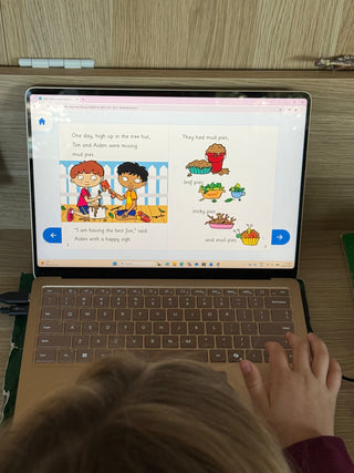 Kids using screens for school 
